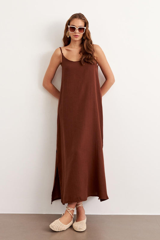 Askı Ayarlı Oversize Müslin Elbise Kahverengi